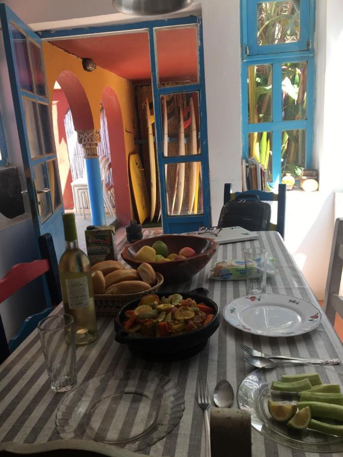Dar El Pirata Hostel 艾西拉 外观 照片