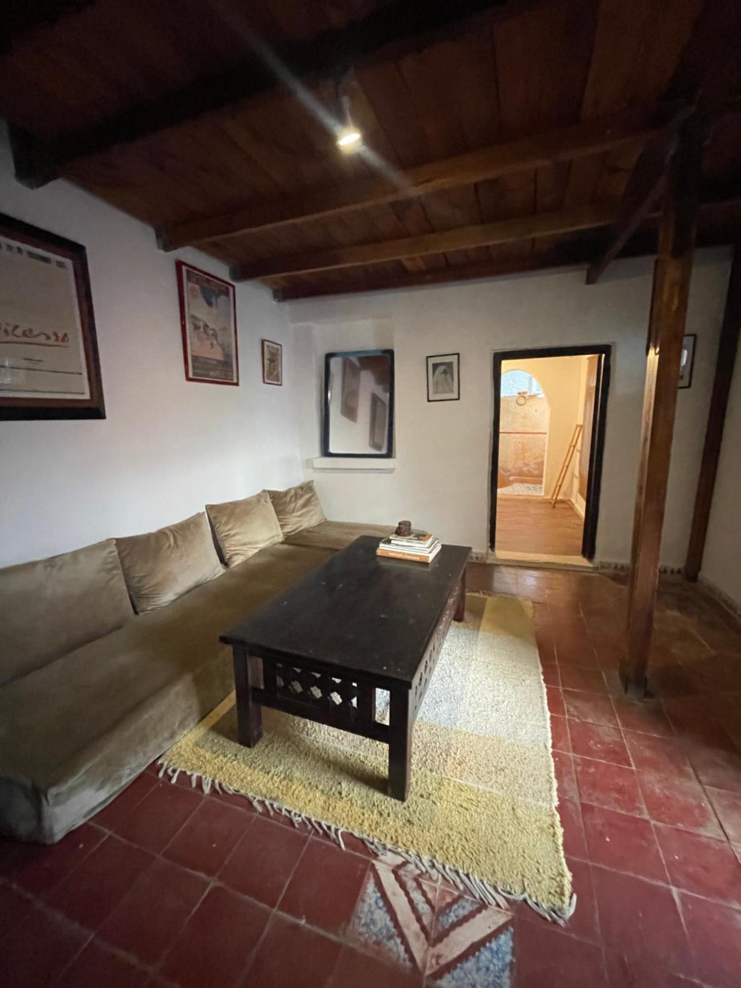 Dar El Pirata Hostel 艾西拉 外观 照片